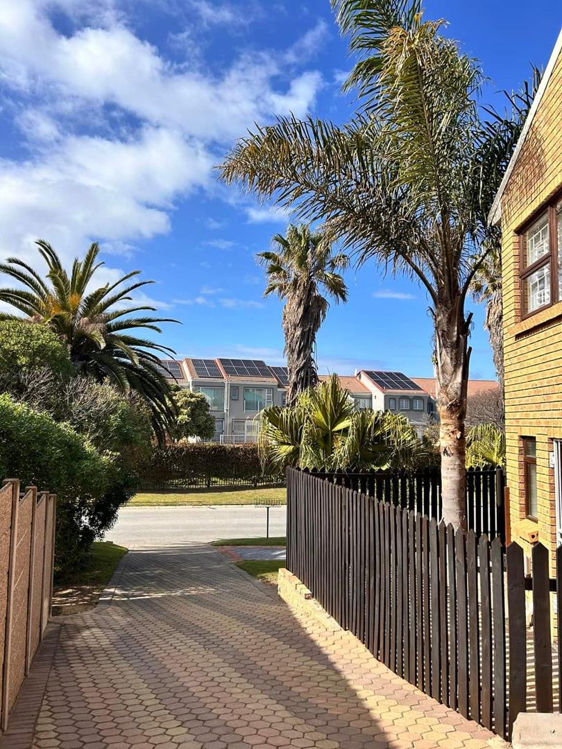 7 Bedroom Property for Sale in Bayview Western Cape